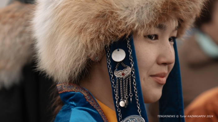 Черные одеяния наш народ никогда не носил. А женщины надевали платок только после сватовства - эксперты