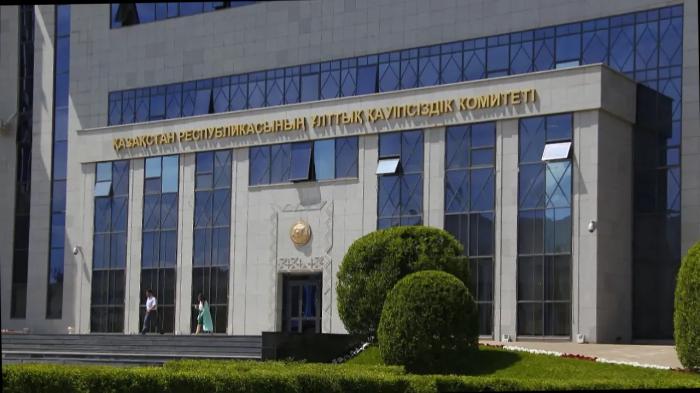 В Астане найден мёртвым сотрудник КНБ: мужчина выпал из окна
В Астане найден мёртвым сотрудник КНБ: мужчина выпал из окна