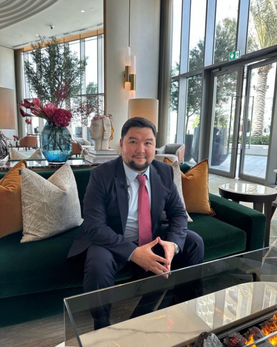 Берут "Майбахи" и покупают жилье рядом с Дуровым. Сколько денег тратят казахстанцы в этой стране Берут "Майбахи" и покупают жилье рядом с Дуровым. Сколько денег тратят казахстанцы в этой стране