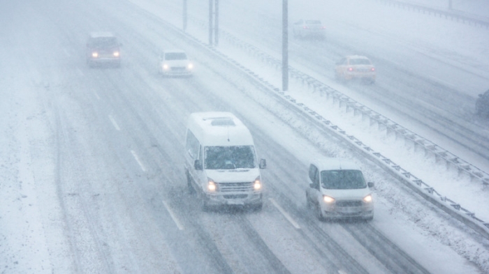 Движение автотранспорта ограничили в четырех областях Движение автотранспорта ограничили в четырех областях