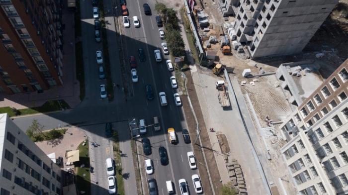 "Нарезаешь круги, что глаз начинает дергаться". Как алматинцы "дерутся" за парковки