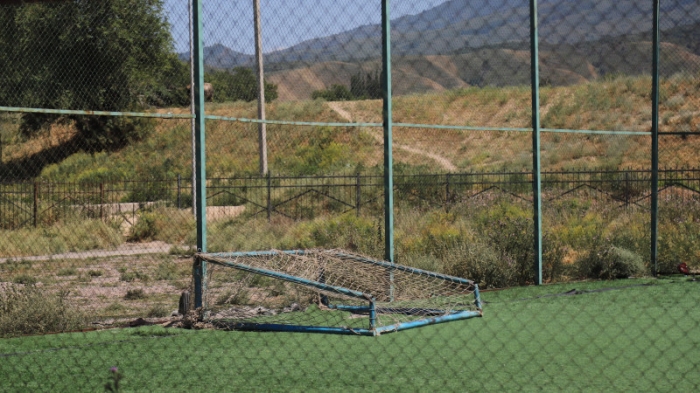 Ворота-убийцы: почему маленькие казахстанцы умирают на футбольных площадках Ворота-убийцы: почему маленькие казахстанцы умирают на футбольных площадках