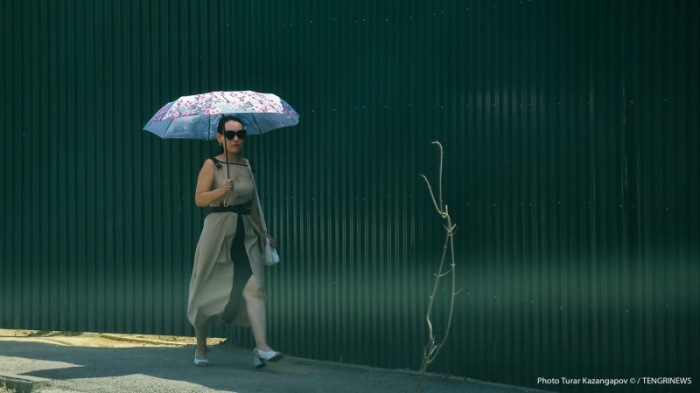 Штормовое предупреждение объявили в воскресенье на большей части Казахстана