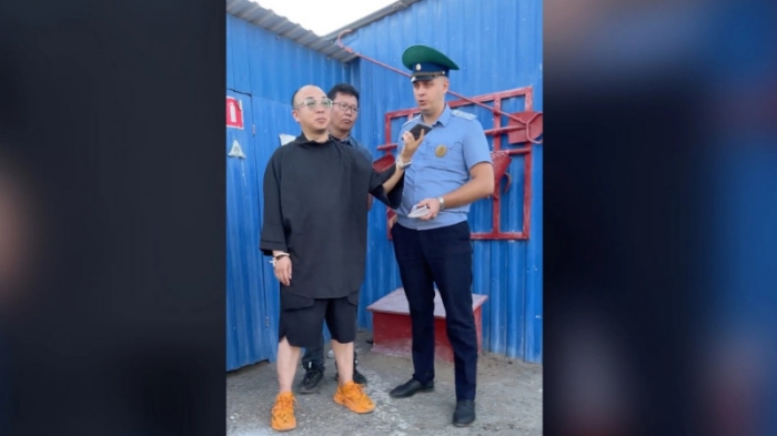 Граждан Китая не пустили из Казахстана в Россию: Пекин потребовал объяснений