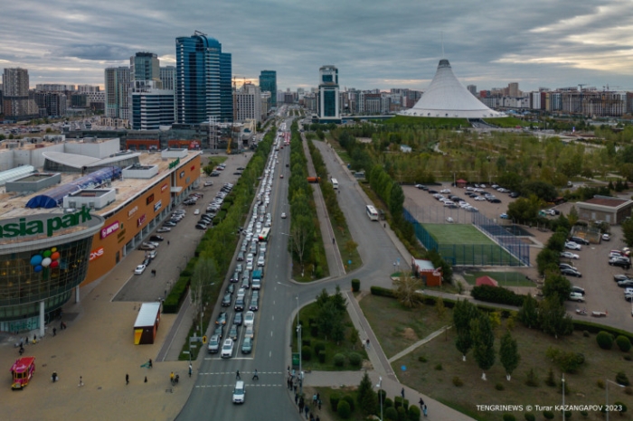 Расширение дорог не поможет? Что спасет от пробок Астану Расширение дорог не поможет? Что спасет от пробок Астану
