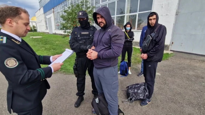 Елдоса Коспаева и членов его ОПГ поместили в следственный изолятор Елдоса Коспаева и членов его ОПГ поместили в следственный изолятор