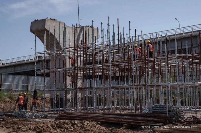 Тысяча китайцев и 1,2 миллиарда долларов. Как строят LRT в Астане