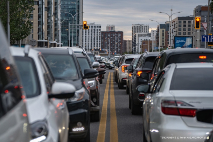 Расширение дорог не поможет? Что спасет от пробок Астану Расширение дорог не поможет? Что спасет от пробок Астану