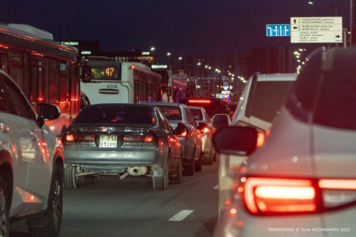 Расширение дорог не поможет? Что спасет от пробок Астану Расширение дорог не поможет? Что спасет от пробок Астану