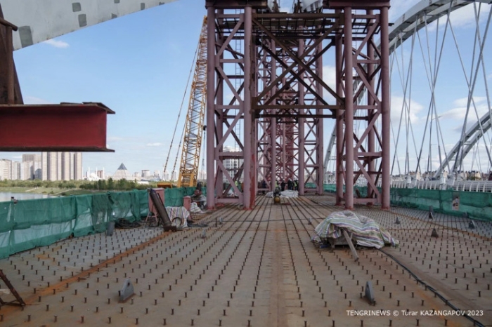 Тысяча китайцев и 1,2 миллиарда долларов. Как строят LRT в Астане