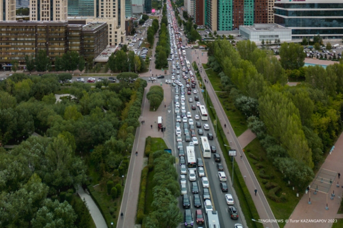 Расширение дорог не поможет? Что спасет от пробок Астану Расширение дорог не поможет? Что спасет от пробок Астану