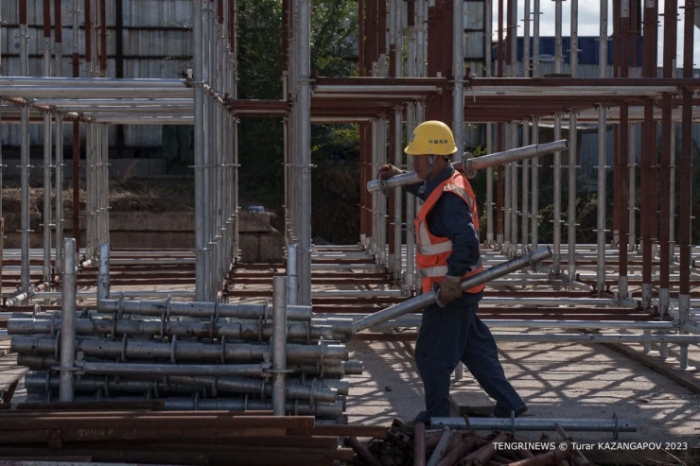 Тысяча китайцев и 1,2 миллиарда долларов. Как строят LRT в Астане