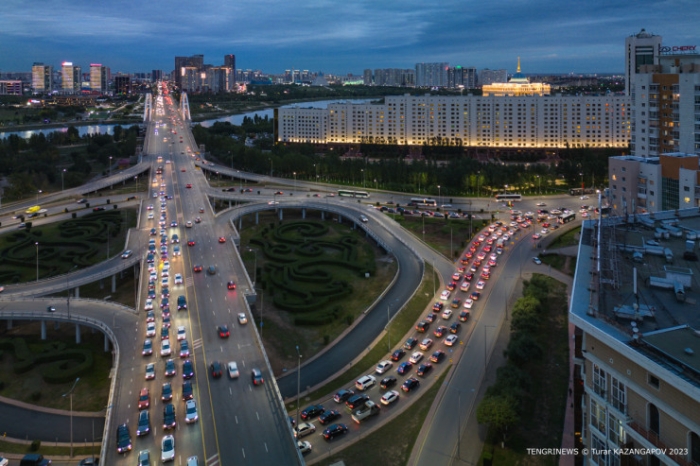 Расширение дорог не поможет? Что спасет от пробок Астану Расширение дорог не поможет? Что спасет от пробок Астану