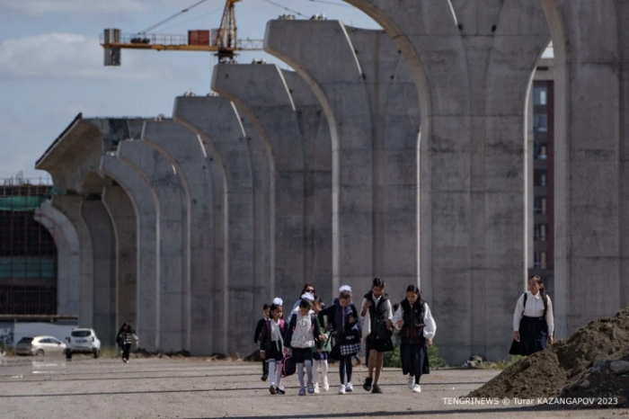 Тысяча китайцев и 1,2 миллиарда долларов. Как строят LRT в Астане
