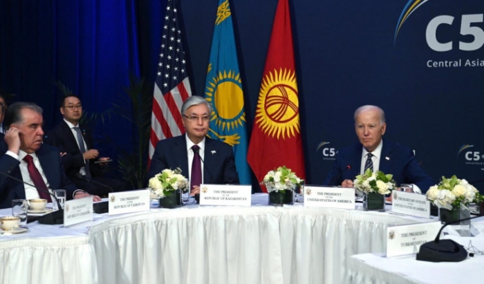 Главы государств Центральной Азии встретились с президентом США Главы государств Центральной Азии встретились с президентом США