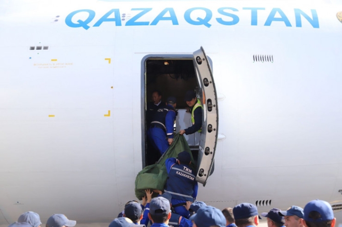 Казахстанские спасатели вылетели в Афганистан Казахстанские спасатели вылетели в Афганистан