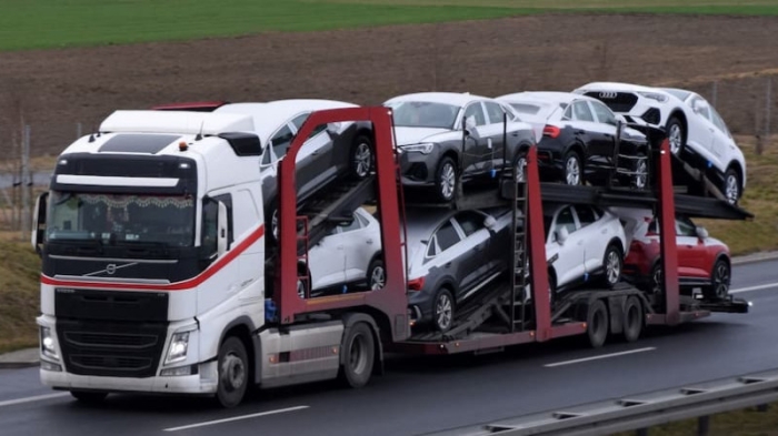 "Загружают и исчезают". Серийные угонщики на автовозе появились в Казахстане "Загружают и исчезают". Серийные угонщики на автовозе появились в Казахстане