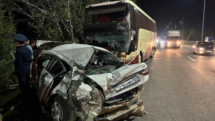 Пять человек погибли в ДТП с автобусом в Алматинской области Пять человек погибли в ДТП с автобусом в Алматинской области