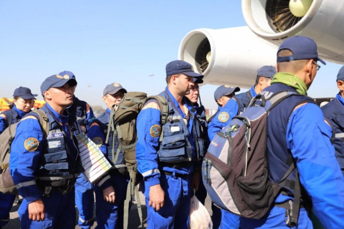 Казахстанские спасатели вылетели в Афганистан Казахстанские спасатели вылетели в Афганистан