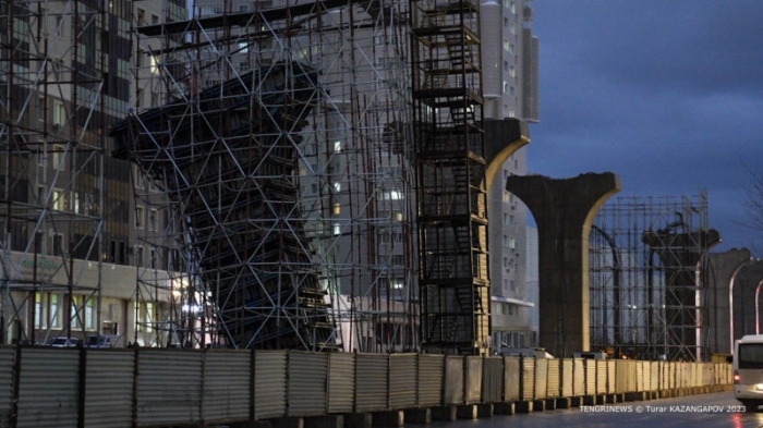 Опора LRT накренилась в Астане