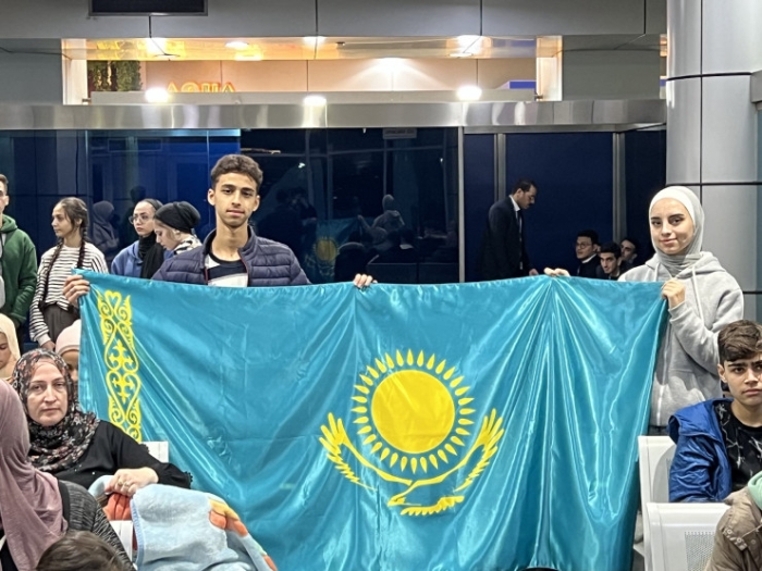 Казахстанцы и их семьи из сектора Газа прибыли в Алматы Казахстанцы и их семьи из сектора Газа прибыли в Алматы
