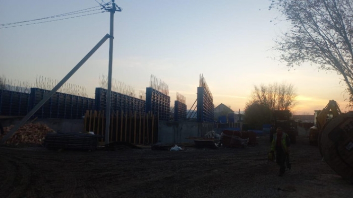 Застройщик незаконно изменил русло реки для строительства ЖК в Каскелене