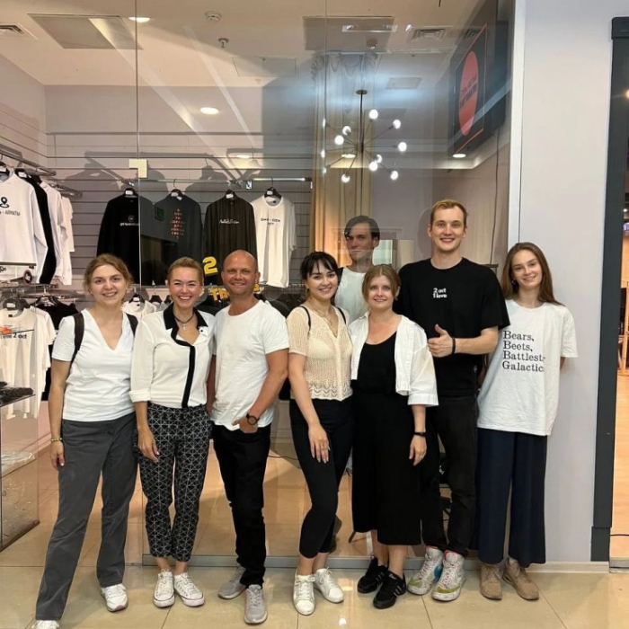 "Казахстанцы до сих пор нас удивляют". Как пара из России ставит спектакли на казахском языке