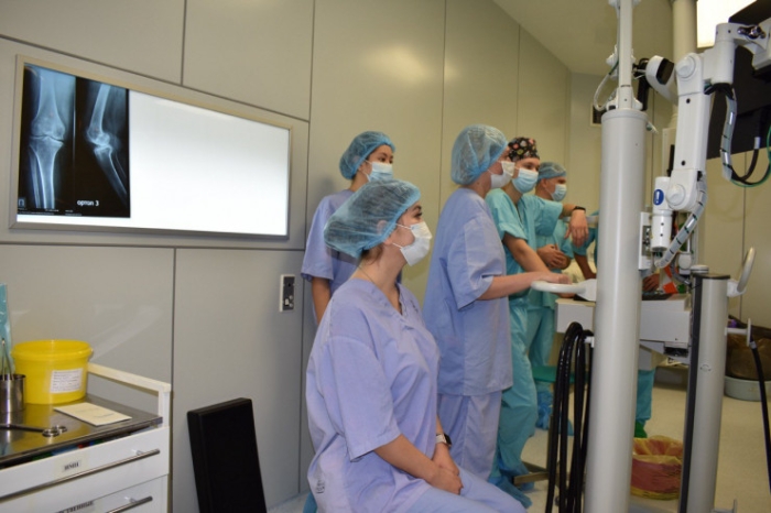 "Человек настолько точно не увидит": робота-хирурга впервые подключили к операции в Астане "Человек настолько точно не увидит": робота-хирурга впервые подключили к операции в Астане