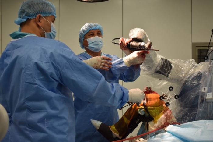 "Человек настолько точно не увидит": робота-хирурга впервые подключили к операции в Астане "Человек настолько точно не увидит": робота-хирурга впервые подключили к операции в Астане