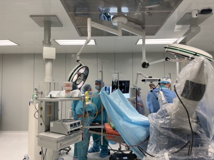 "Человек настолько точно не увидит": робота-хирурга впервые подключили к операции в Астане "Человек настолько точно не увидит": робота-хирурга впервые подключили к операции в Астане