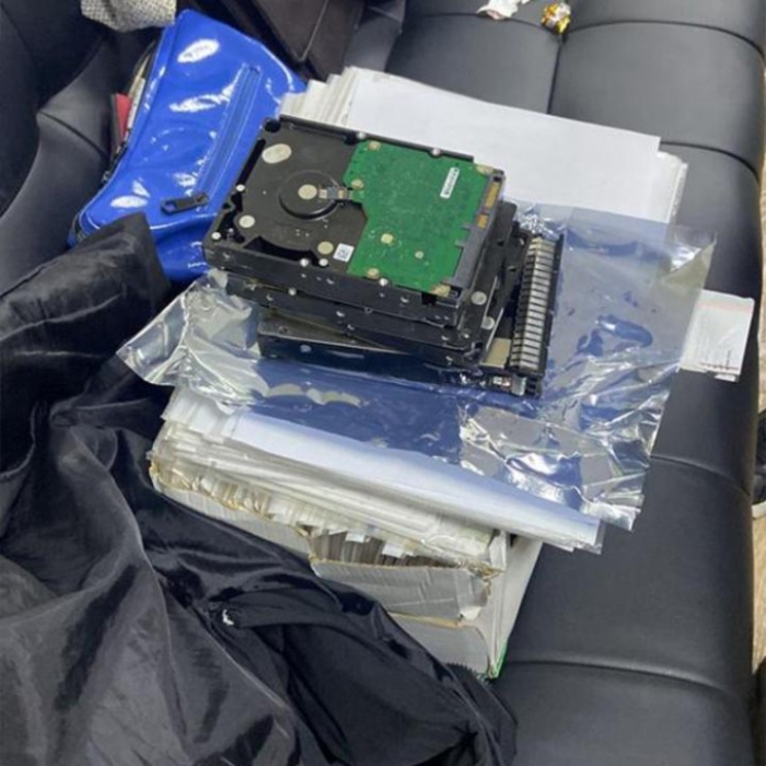 КНБ задержал мужчину за маскировку зарубежных номеров КНБ задержал мужчину за маскировку зарубежных номеров