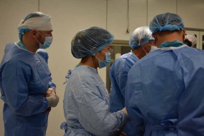 "Человек настолько точно не увидит": робота-хирурга впервые подключили к операции в Астане "Человек настолько точно не увидит": робота-хирурга впервые подключили к операции в Астане