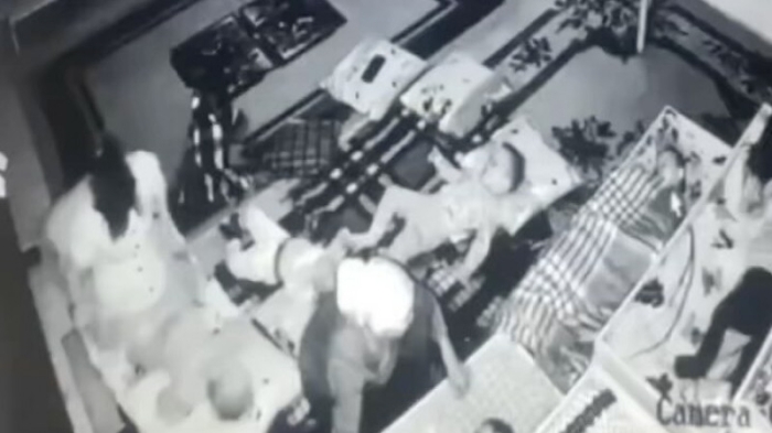 Инцидент в детском саду попал на камеру наблюдения в Актау Инцидент в детском саду попал на камеру наблюдения в Актау