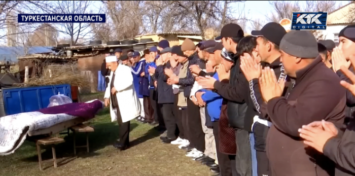 "Хотел заработать на ремонт" - погибшего в хостеле 20-летнего парня похоронили в родном ауле