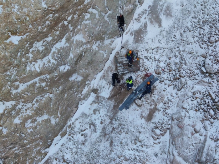 Ушли под землю: появились фото поисков автобуса с людьми в Павлодарской области Ушли под землю: появились фото поисков автобуса с людьми в Павлодарской области