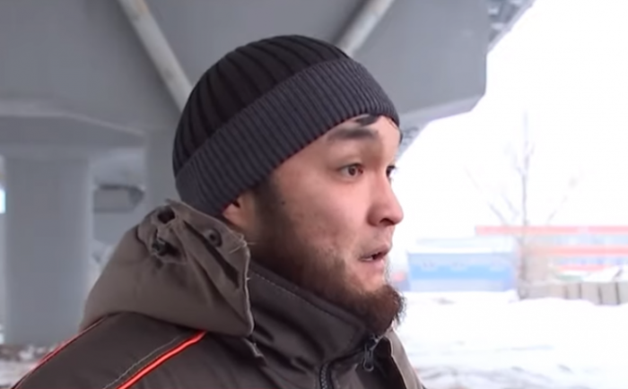 "Протащил на капоте 200 метров". В Астане бизнесмен сбежал от требовавших зарплату строителей "Протащил на капоте 200 метров". В Астане бизнесмен сбежал от требовавших зарплату строителей