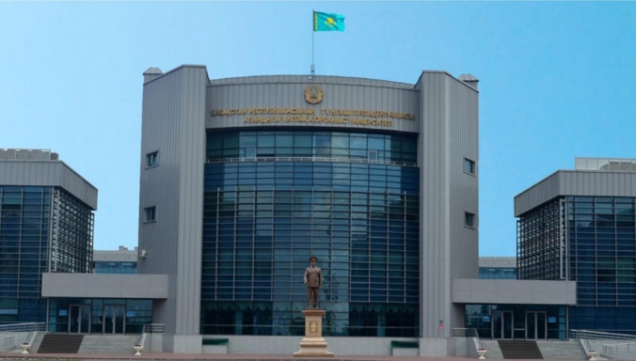 В Астане убрали памятник Нурсултану Назарбаеву В Астане убрали памятник Нурсултану Назарбаеву