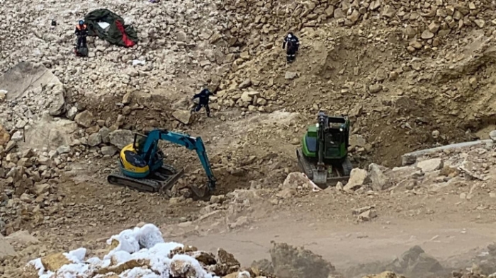 Автобус с людьми ушел под землю: 17-й день поисков