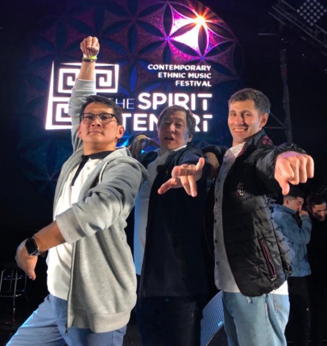 Пел детям и дарил плейлисты. Любимая музыка Батыра Казыбаева Пел детям и дарил плейлисты. Любимая музыка Батыра Казыбаева