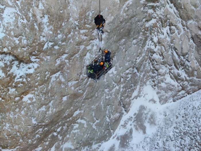 Ушли под землю: появились фото поисков автобуса с людьми в Павлодарской области Ушли под землю: появились фото поисков автобуса с людьми в Павлодарской области