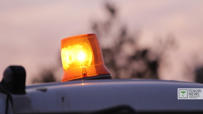 Автобус с людьми провалился под землю у шахты в Павлодарской области Автобус с людьми провалился под землю у шахты в Павлодарской области