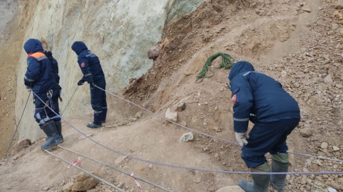 Автобус с людьми ушел под землю: 17-й день поисков