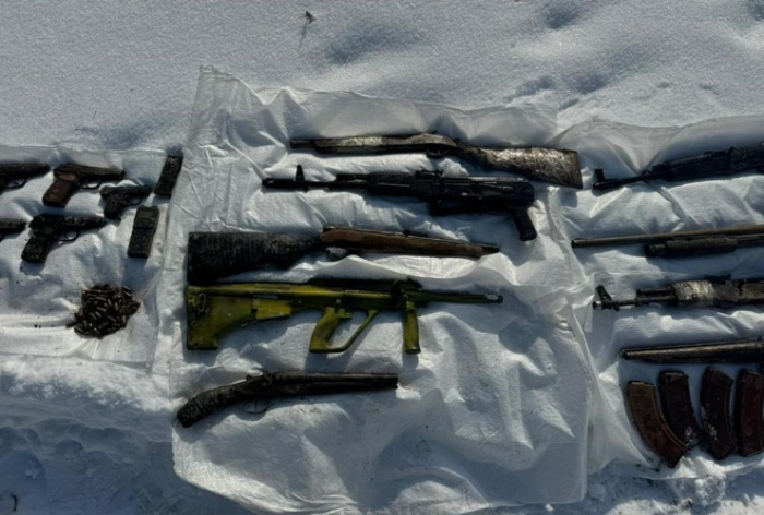 КНБ нашел в Алматы тайник с автоматами, пистолетами и гранатами