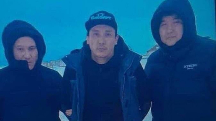 Опубликовано видео задержания Нурболата Дакебаева, избившего водителя скорой Опубликовано видео задержания Нурболата Дакебаева, избившего водителя скорой