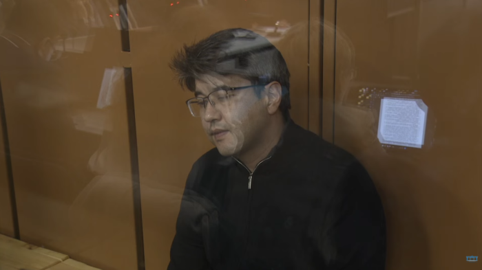 Бишимбаев был с ножом в руках и плакал - свидетель Бишимбаев был с ножом в руках и плакал - свидетель