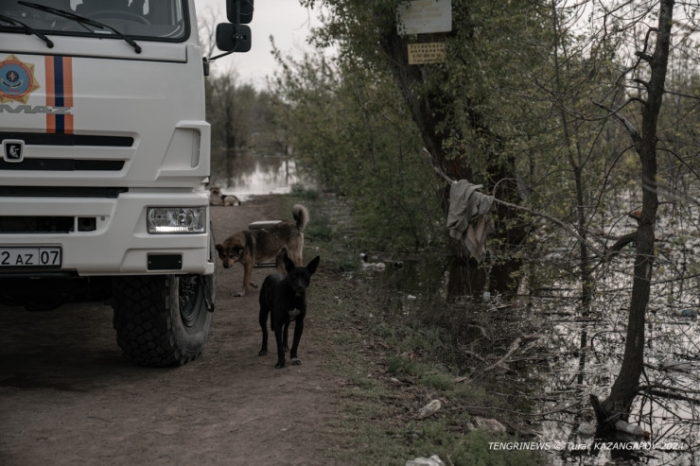 Влез в долги, готовились к новоселью. Пригород Уральска ушел под воду