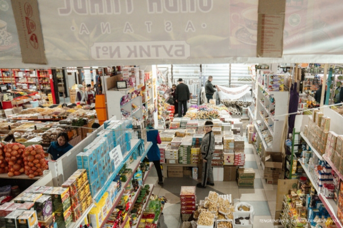 Онлайн "наступает", манекены травмированы. Что происходит на одном из рынков Астаны Онлайн "наступает", манекены травмированы. Что происходит на одном из рынков Астаны