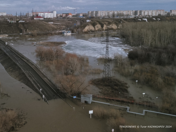 "А ведь была проделана такая работа". В пригороде Петропавловска дома ушли под воду "А ведь была проделана такая работа". В пригороде Петропавловска дома ушли под воду