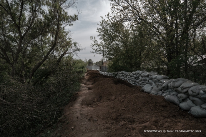 Влез в долги, готовились к новоселью. Пригород Уральска ушел под воду