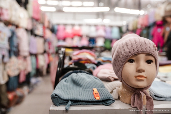 Онлайн "наступает", манекены травмированы. Что происходит на одном из рынков Астаны Онлайн "наступает", манекены травмированы. Что происходит на одном из рынков Астаны